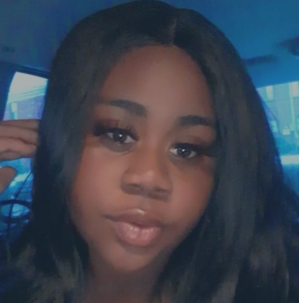 Meet your Posher, Desirae